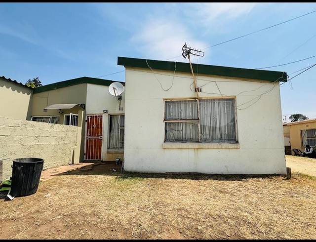 3 BEDROOM HOUSE FOR SALE IN BLOUBOSRAND